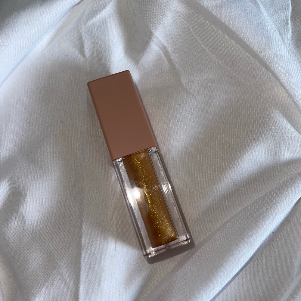 BRAND NEW KKW Beauty Gloss in Shade Gold Sparkle